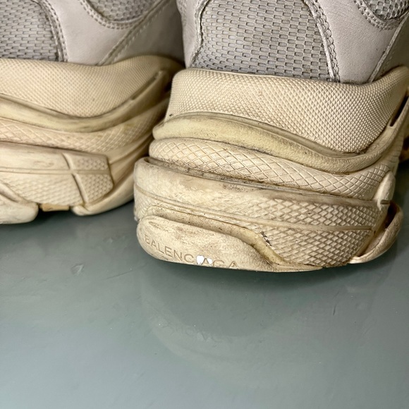 Pre-owned Authentic Balenciaga Triple S Beige Off White 46 - Picture 6 of 9
